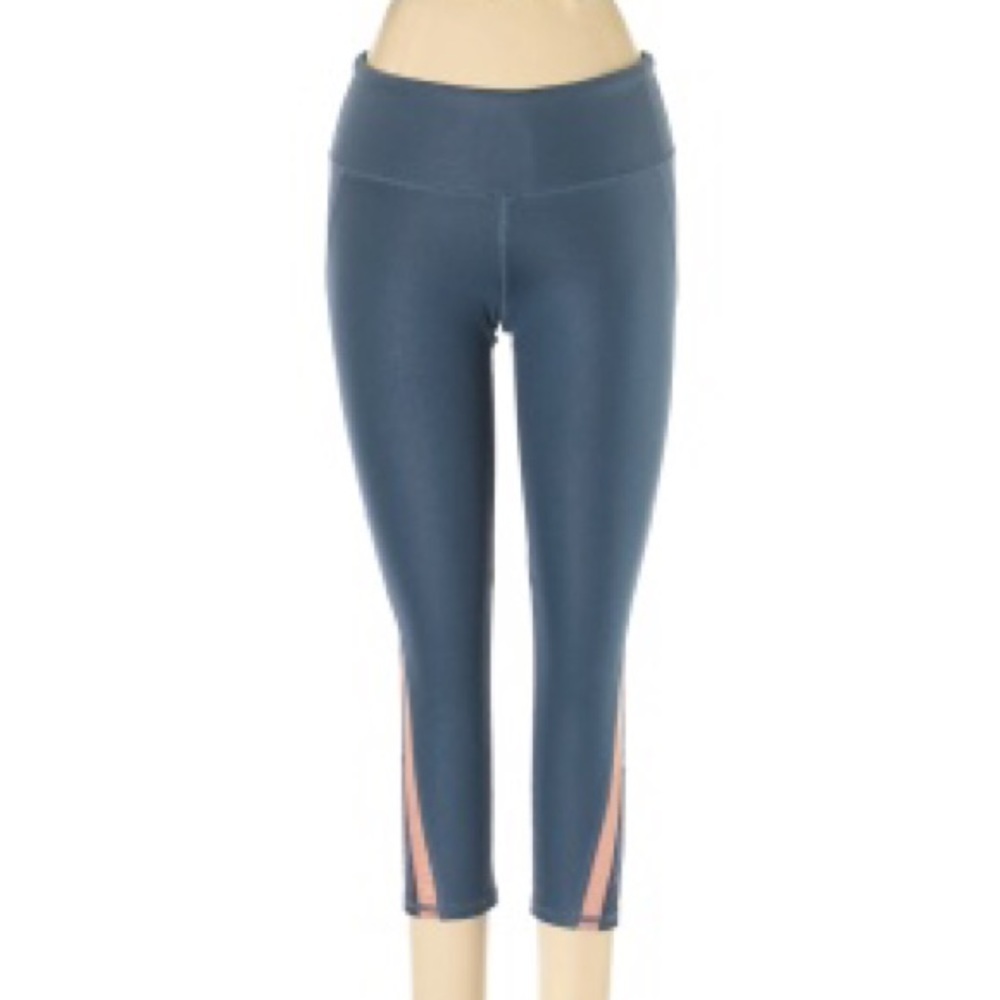 Alo crop leggings Size Medium